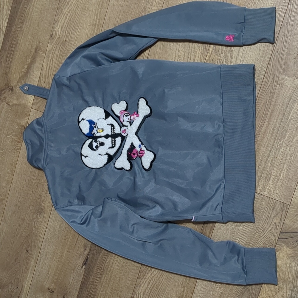 Tokidoki gray embroidered jacket skull cross bones women's size Large